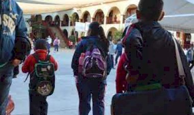 Padres de familia prefieren regresar  a sistema híbrido de clases por covid