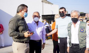 Gestiona alcalde de Jiutepec donación de 6 motocicletas para seguridad pública