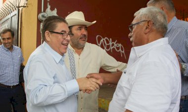 Se reunieron este lunes Víctor  Mercado Salgado y taxistas