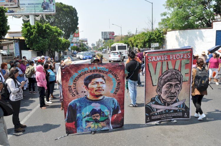 Protestan familiares de Samir Flores en la Fiscalía General para exigir justicia