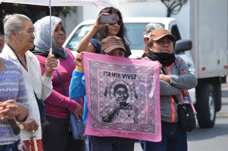 Protestan familiares de Samir Flores en la Fiscalía General para exigir justicia