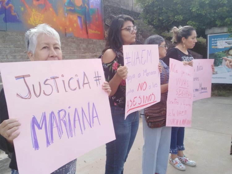 Protestan en la UAEM por feminicidio de Mariana N