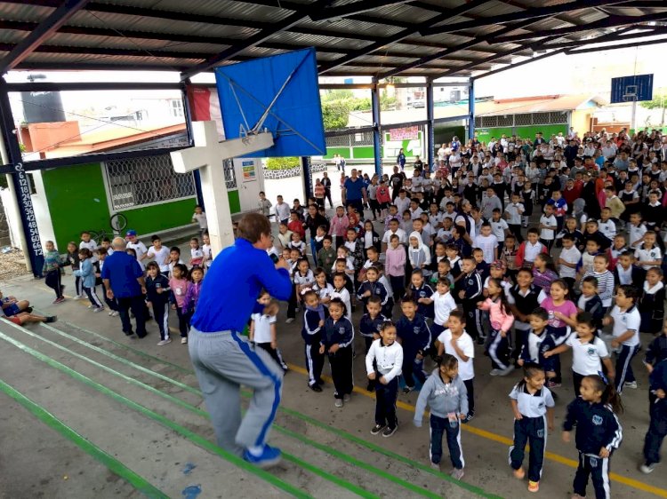 En Jiutepec, alumnos participan en la activación física masiva