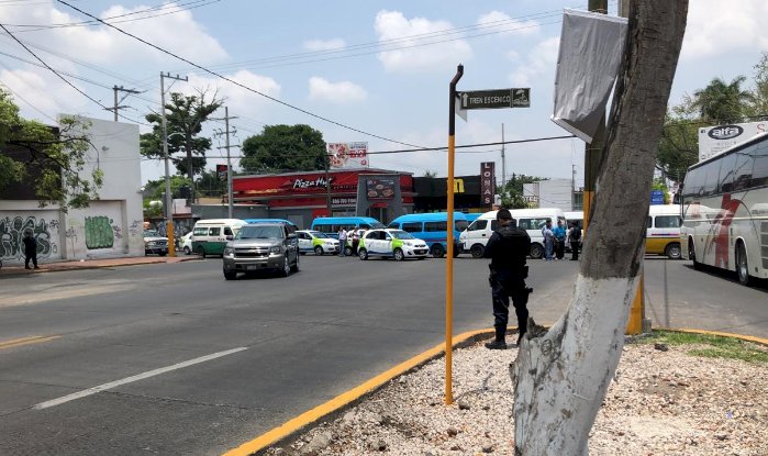 Transportistas cerraron vías fundamentales en Cuautla