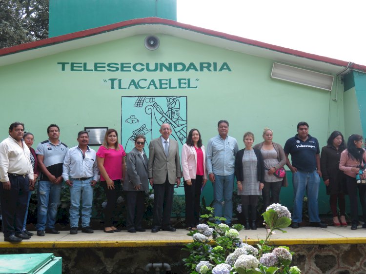 Entrega Secretaría de Educación aula en telesecundaria de Huitzilac