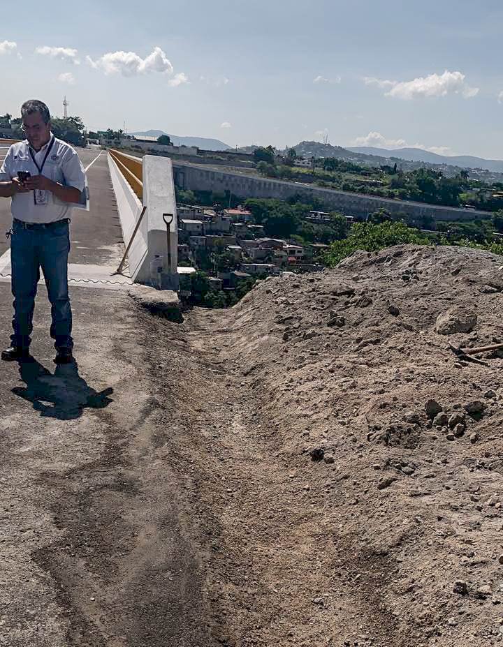 Supervisa protección civil Morelos labores  de remediación del puente Apatlaco