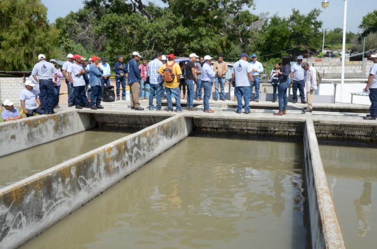 Capacitan a municipios en el  tratamiento de aguas residuales