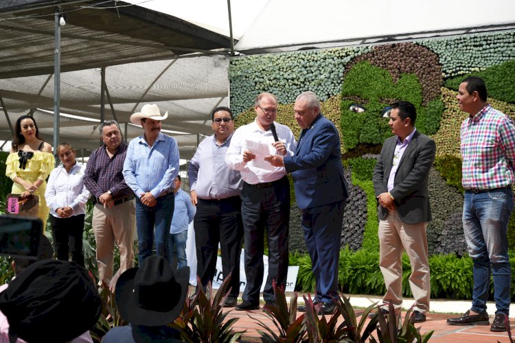 Inaugura Sanz «Expo Nacional  Ornamentales de México 2019»