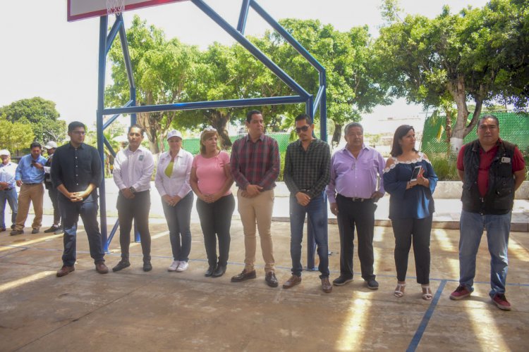 Entregó Fundación Hogares Techumbre de la Cancha de la Alameda a Jojutla
