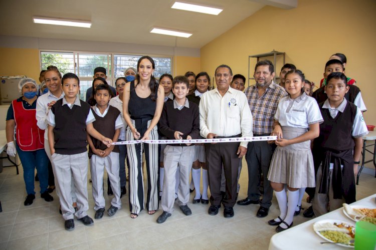 Inaugura Rezende comedor  escolar en Emiliano Zapata