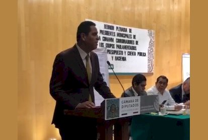Presenta exigencia de recursos J. Ángel Flores ante diputados