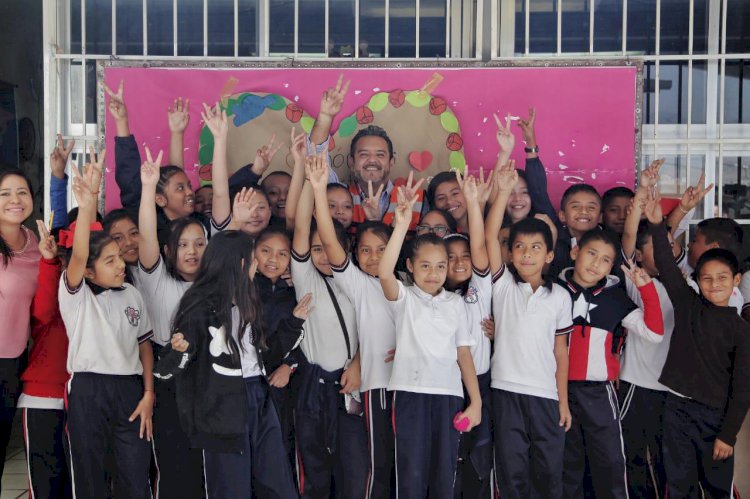 Escuelas dignas para nuestros  escolares: Antonio Villalobos