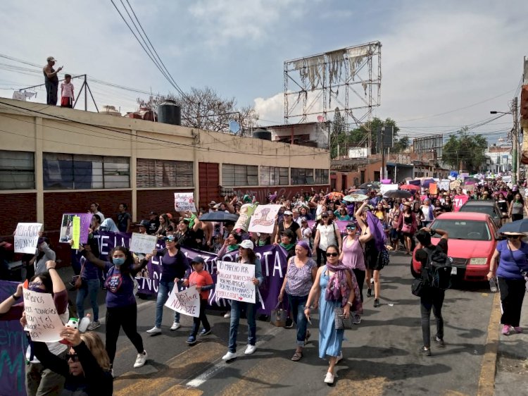 ¨¡Ni una más!¨, cientos de mujeres  marchan por calles de Cuernavaca