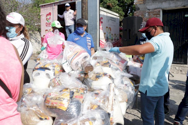 Entrega el alcalde de Yautepec  despensas a familias vulnerables