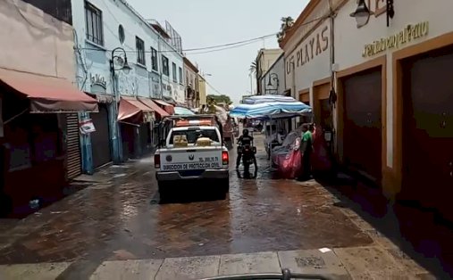 Pese a que sanitizan calles del CH  de Cuautla, gente no se resguarda