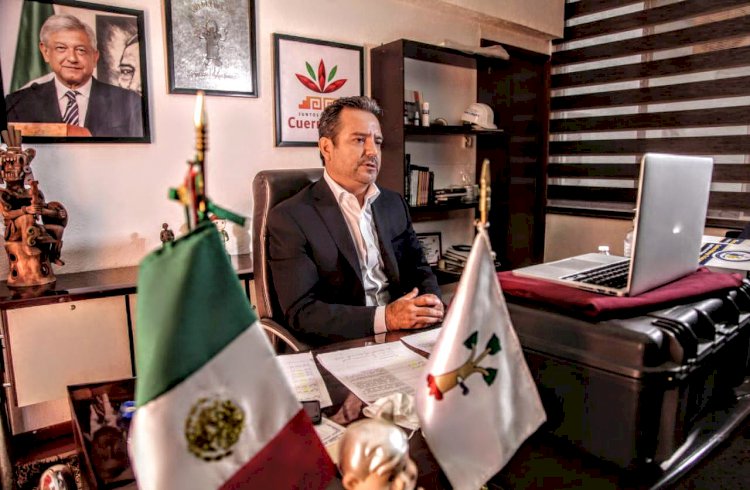 Participa Antonio Villalobos con la  revista nacional ¨alcaldes de México¨