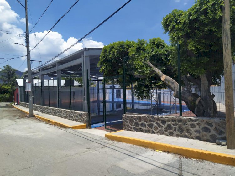 Continúan trabajos de rehabilitación  de espacios públicos en Jiutepec