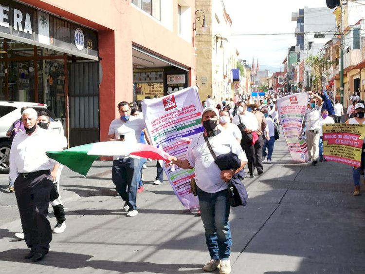 En calles de Cuernavaca, comerciantes de Cuautla exigen permiso para trabajar