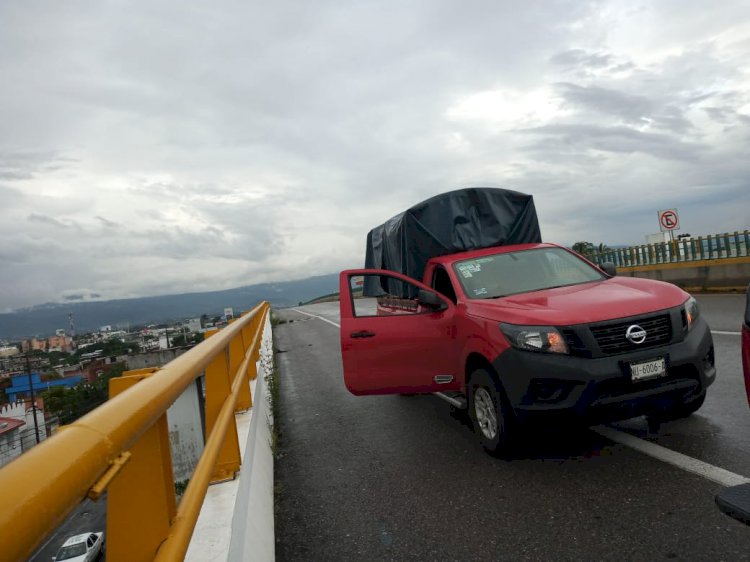 Policía Morelos detiene a dos hombres por robo de vehículo