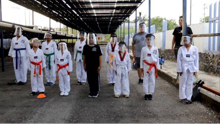 Brinda INDEM clases de Natación  y Taekwondo en complejo acuático Emiliano Zapata