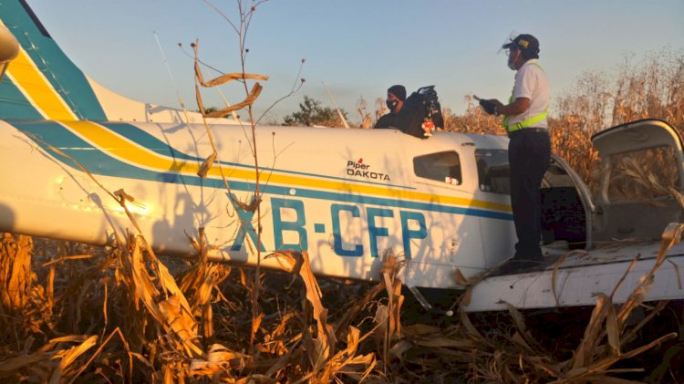 De milagro, salvan la vida dos personas cuya aeronave cayó