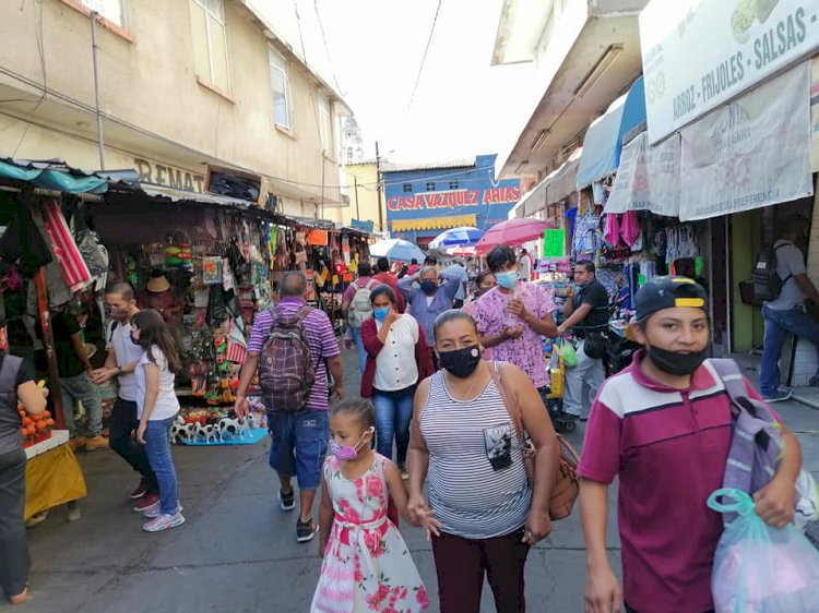 Comerciantes toman calles para  la venta de los ¨Reyes Magos¨