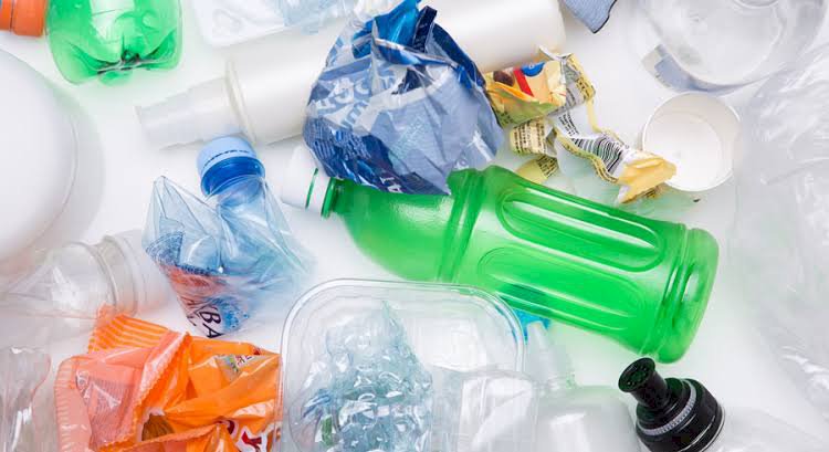 Sigue sin poder ser completamente  aplicada la nueva ley de plásticos