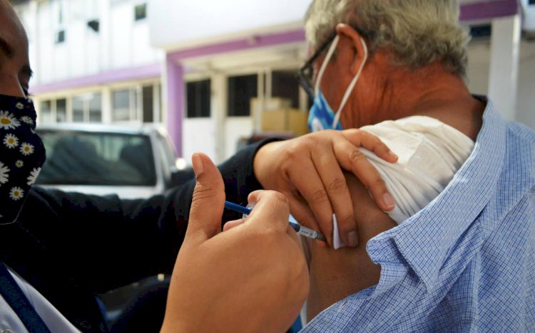 Menos desorden y caos, en 2°  día de vacunación en Cuautla