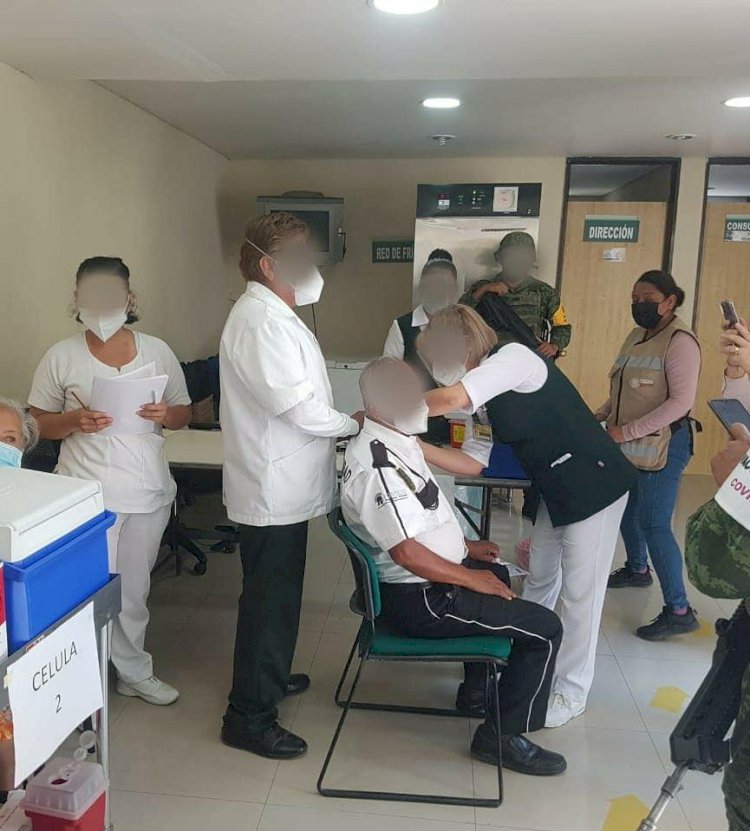 También en Tepalcingo se inició vacunación por parte del IMSS