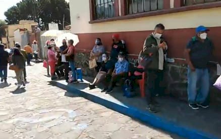 Malestar generalizado en la aplicación de vacuna en Tepoztlán