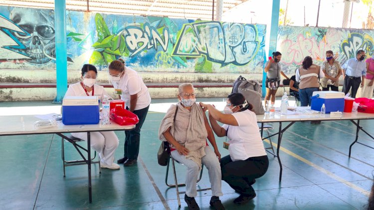 Sorpresivamente, la vacunación  anticovid arrancó en Cuernavaca