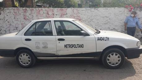 Recuperaron policías un taxi robado en Jiutepec