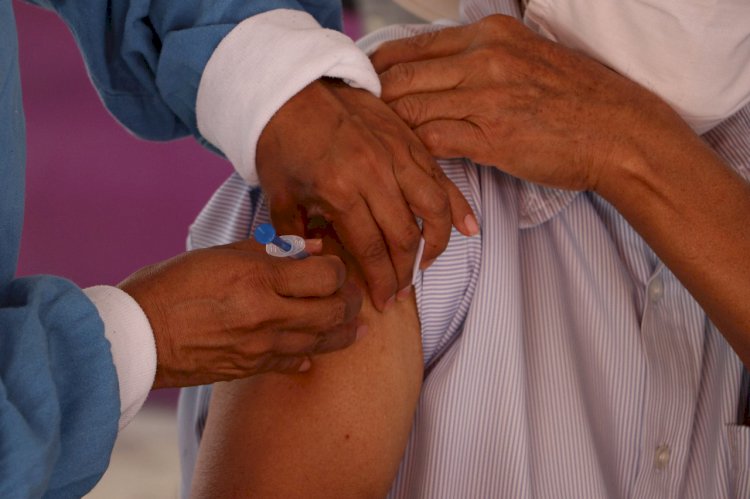 Habrá 6 mil vacunas para adultos mayores en La Lagunilla este lunes