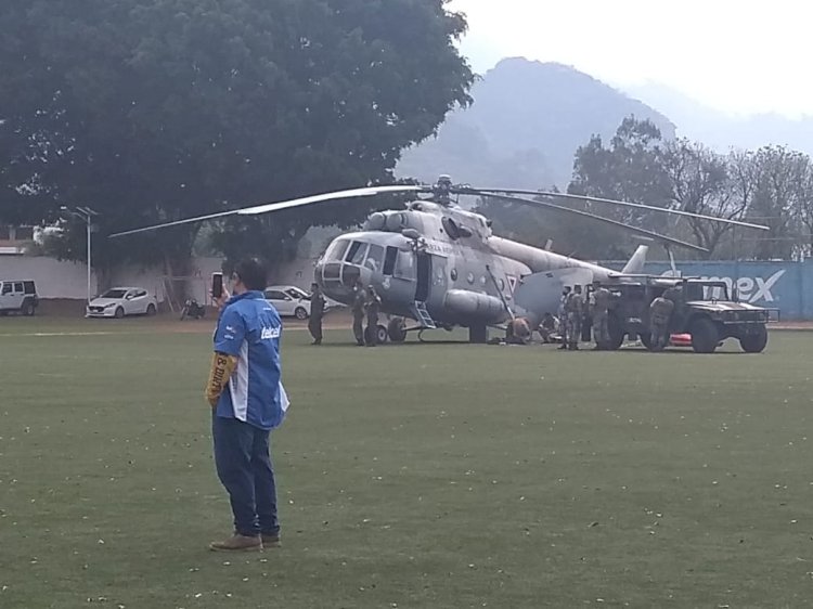 Con cuatro helicópteros se combate fuego en Tepoztlán