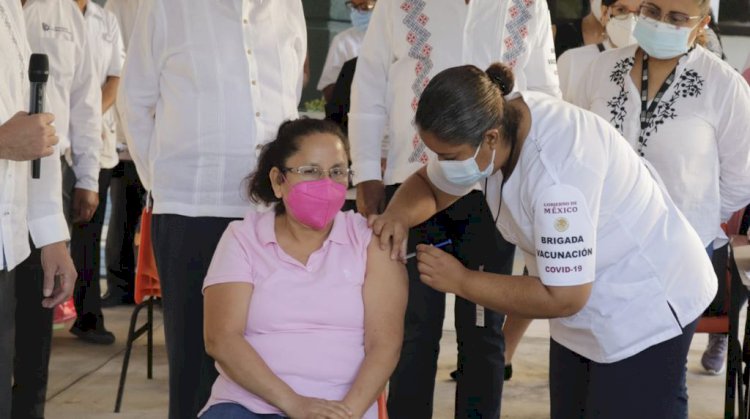 Se inició ya la vacunación para docentes de Morelos