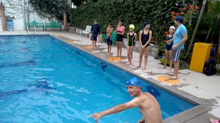 Promueve Cuernavaca la salud;  reinicia las clases de natación