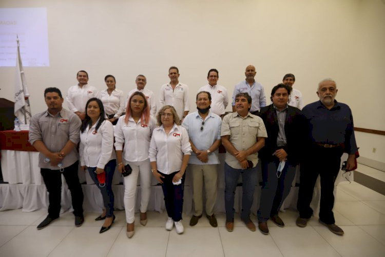 Se reúne Jorge Arguelles con  colegio de ingenieros civiles