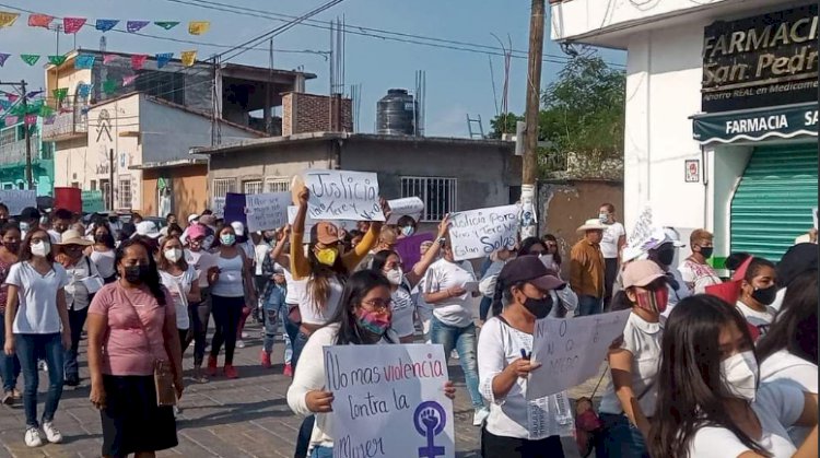 Marchan mujeres por justicia a  hermanas que fueron agredidas