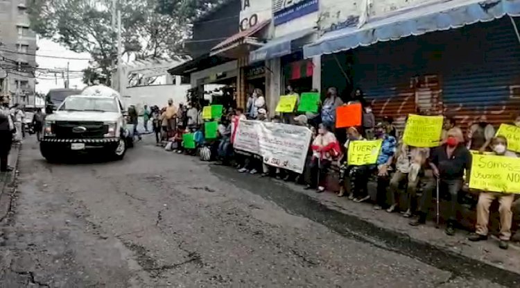 Protestan en CFE Centro ante abusos y cortes
