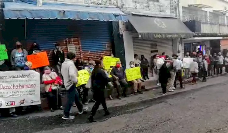 Protestan en CFE Centro ante abusos y cortes