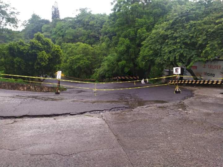 Alertan por posible deslave en Zacualpan de Amilpas