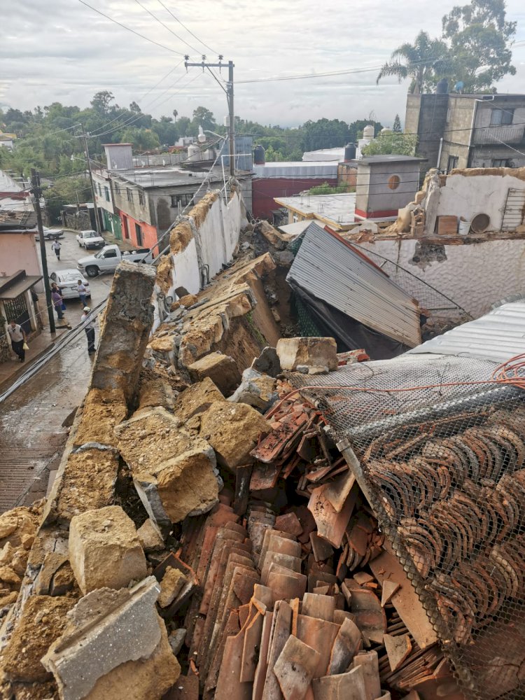 Se registró caída de bardas en en Ahuatepec; sin lesionados