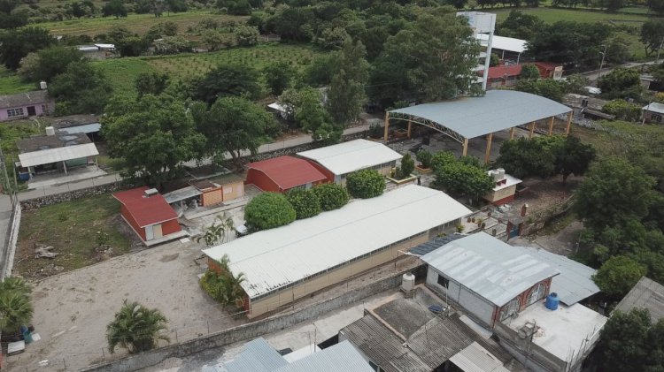 Obras de rehabilitación de primaria  en Coatlán del R. fueron entregadas