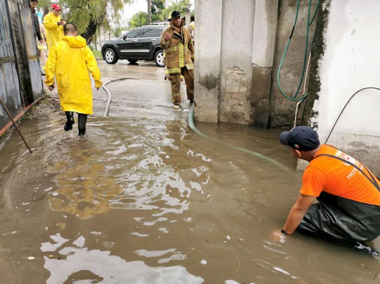 Inundaciones en viviendas tras las fuertes lluvias en R. Oriente
