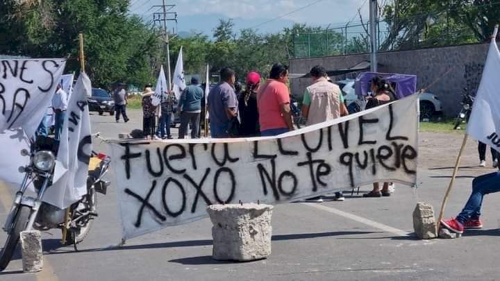 Integrantes de planilla de Xoxocotla bloquean carretera