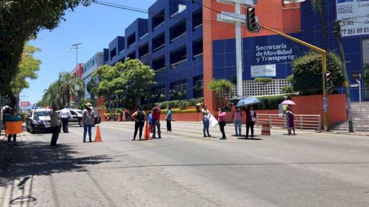 Enésimo bloqueo en Cuernavaca por  ineptitud y desatención del SAPAC