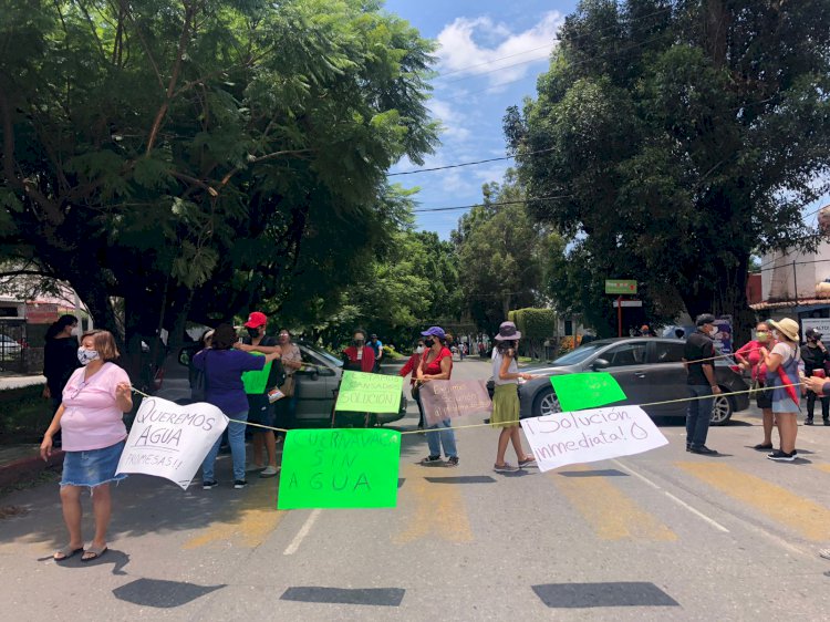 Ahora se bloquea la avenida Domingo Díez, en Cuernavaca, en protesta a SAPAC