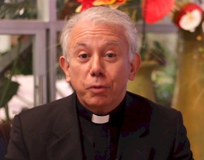 Amaga obispo con excomunión a diputados que avalen aborto