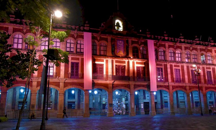 Ilumina gobierno de Morelos la sede del poder ejecutivo