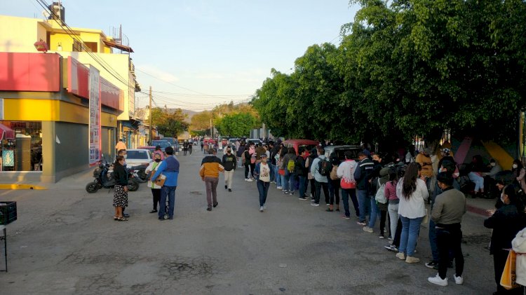 Abarrotaron jóvenes de 18-29 centros de vacuna en Yautepec
